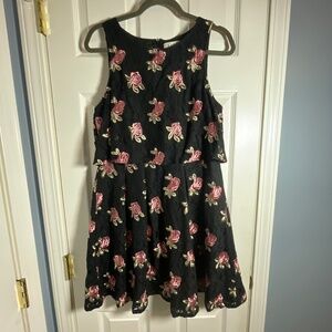 Women’s ELLE Black Flower Dress Size 10
